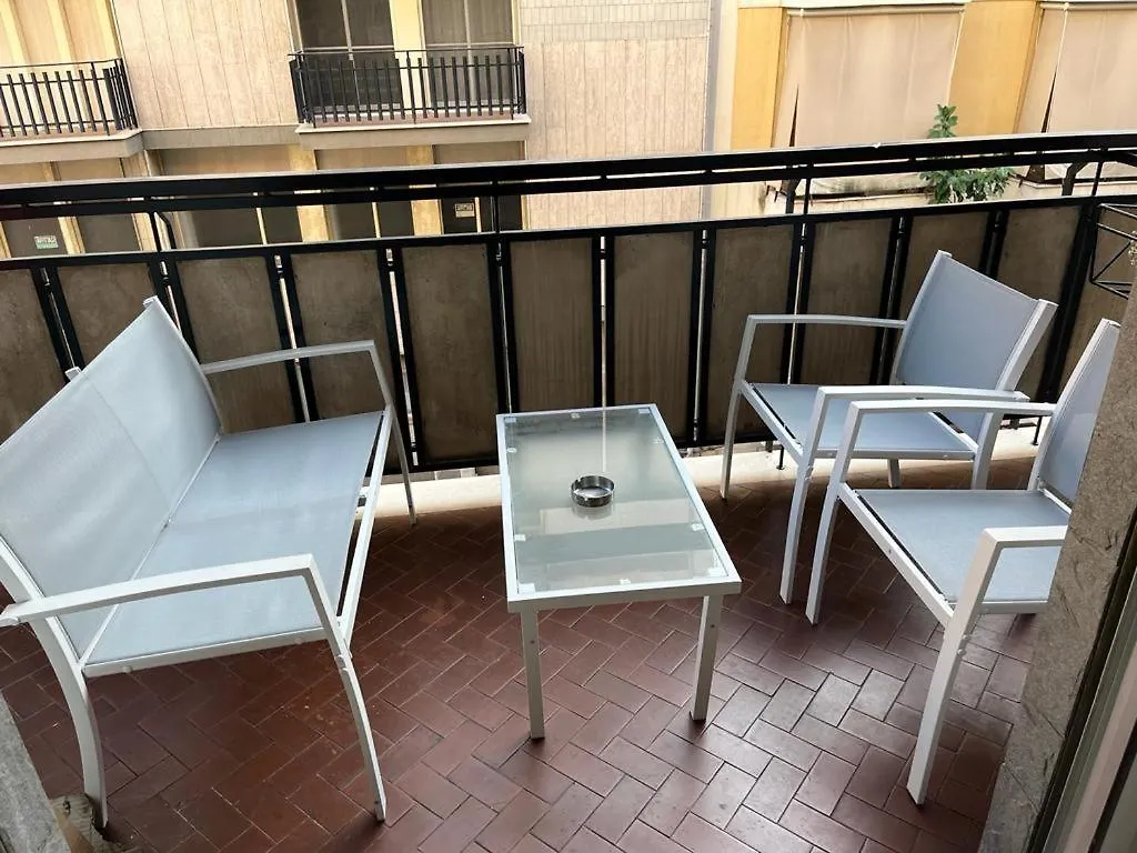 Casa Vacanze Cado Dalle Nubi 2 Ampie Stanze In Appartamento 4-6 Posti Letto 1 Bagno Privato E Balconi Ideale Per Famiglie E Gruppo Di Amici Bari