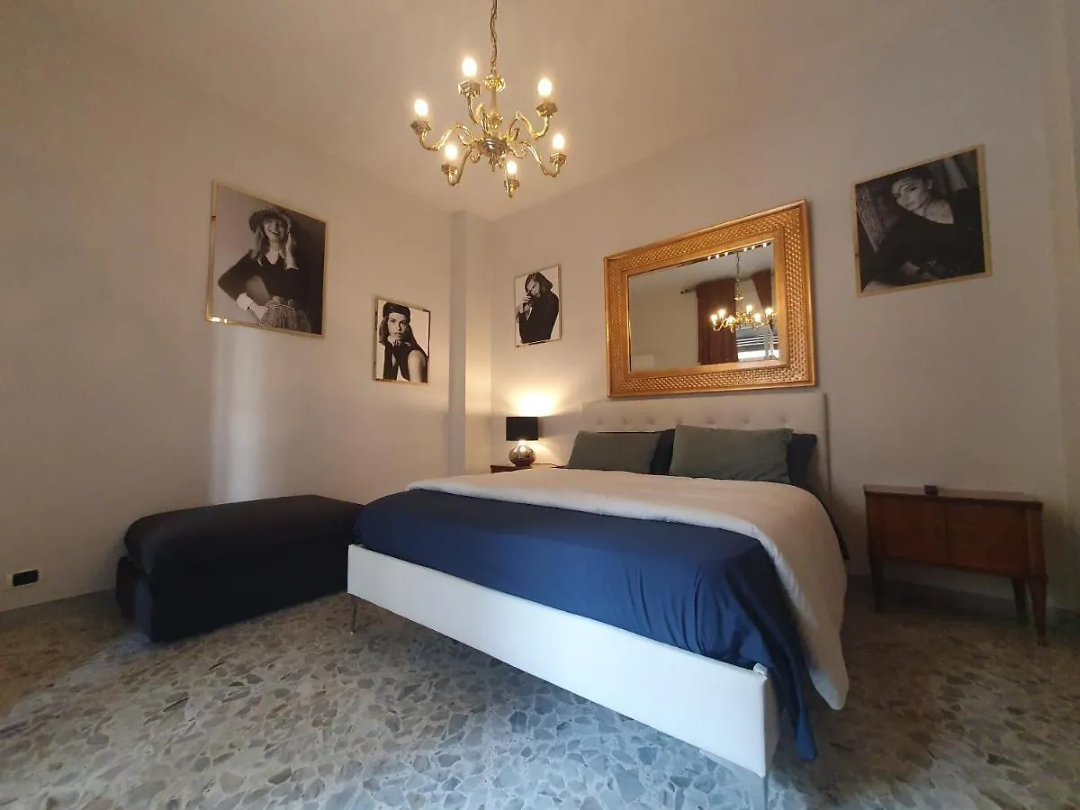 Apartman Casa Vacanze Cado Dalle Nubi 2 Ampie Stanze In Appartamento 4-6 Posti Letto 1 Bagno Privato E Balconi Ideale Per Famiglie E Gruppo Di Amici Bari
